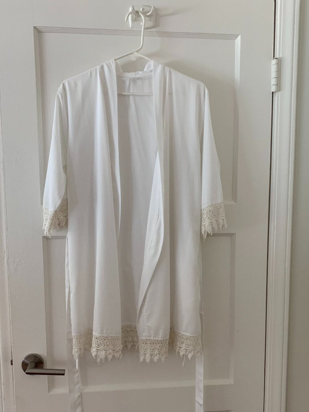 White Short Robe with Lace Trim